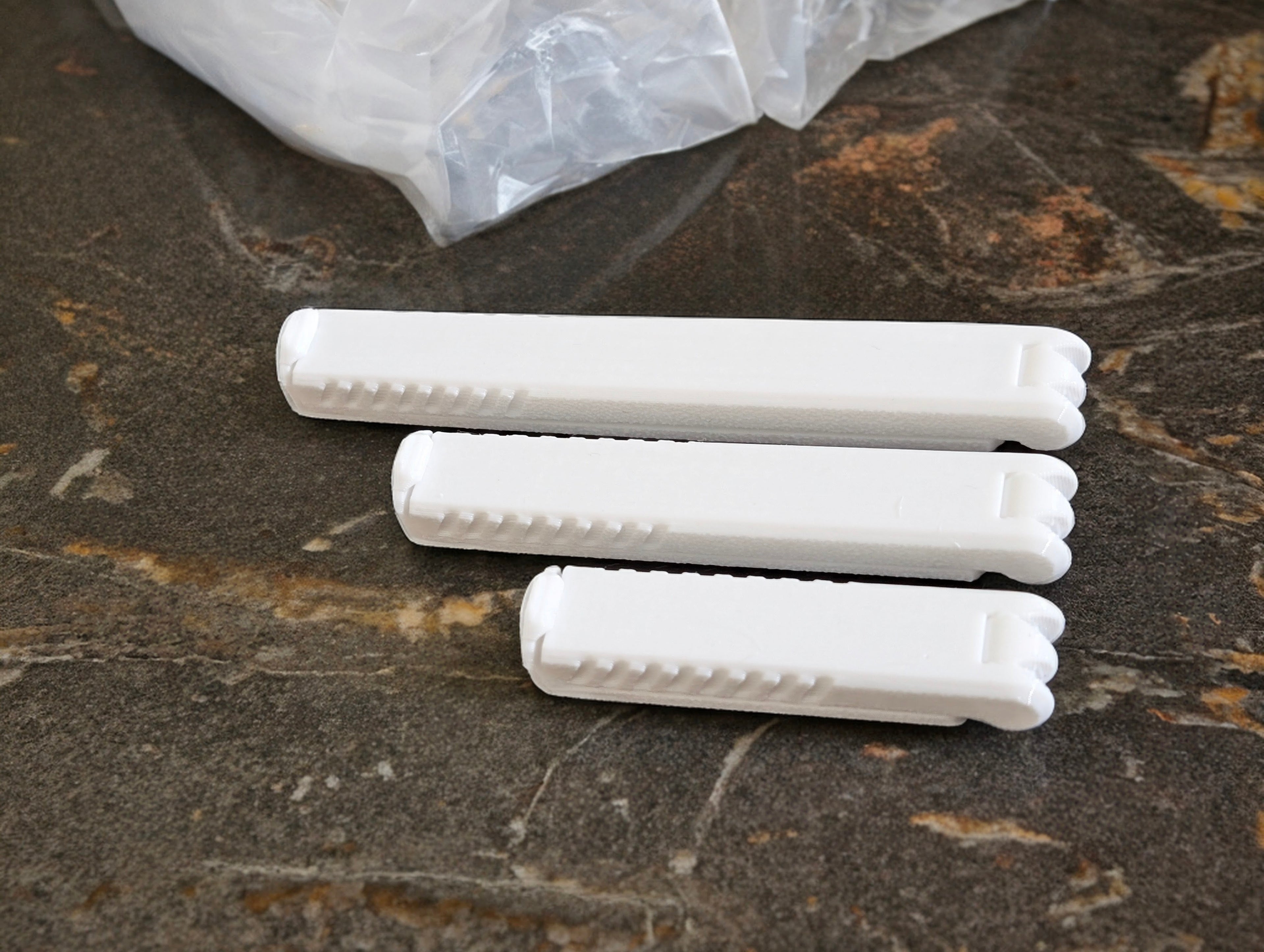 15 Bag Seal Clips – 3 Sizes
